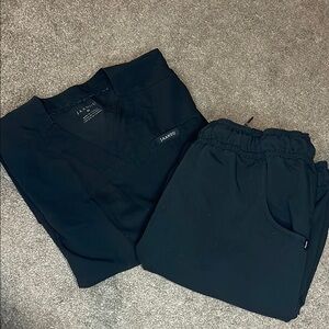 Jaanuu Black Scrub Set